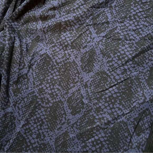 Athleta Womens Brooklyn Jogger Pants Size 12 Dark Blue Python Snake Print *read - Picture 10 of 10